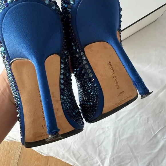 Gently Used Manolo Blahnik BB blue Satin Swarovski Embellished Crystal Pumps 9.5 - Picture 7 of 9